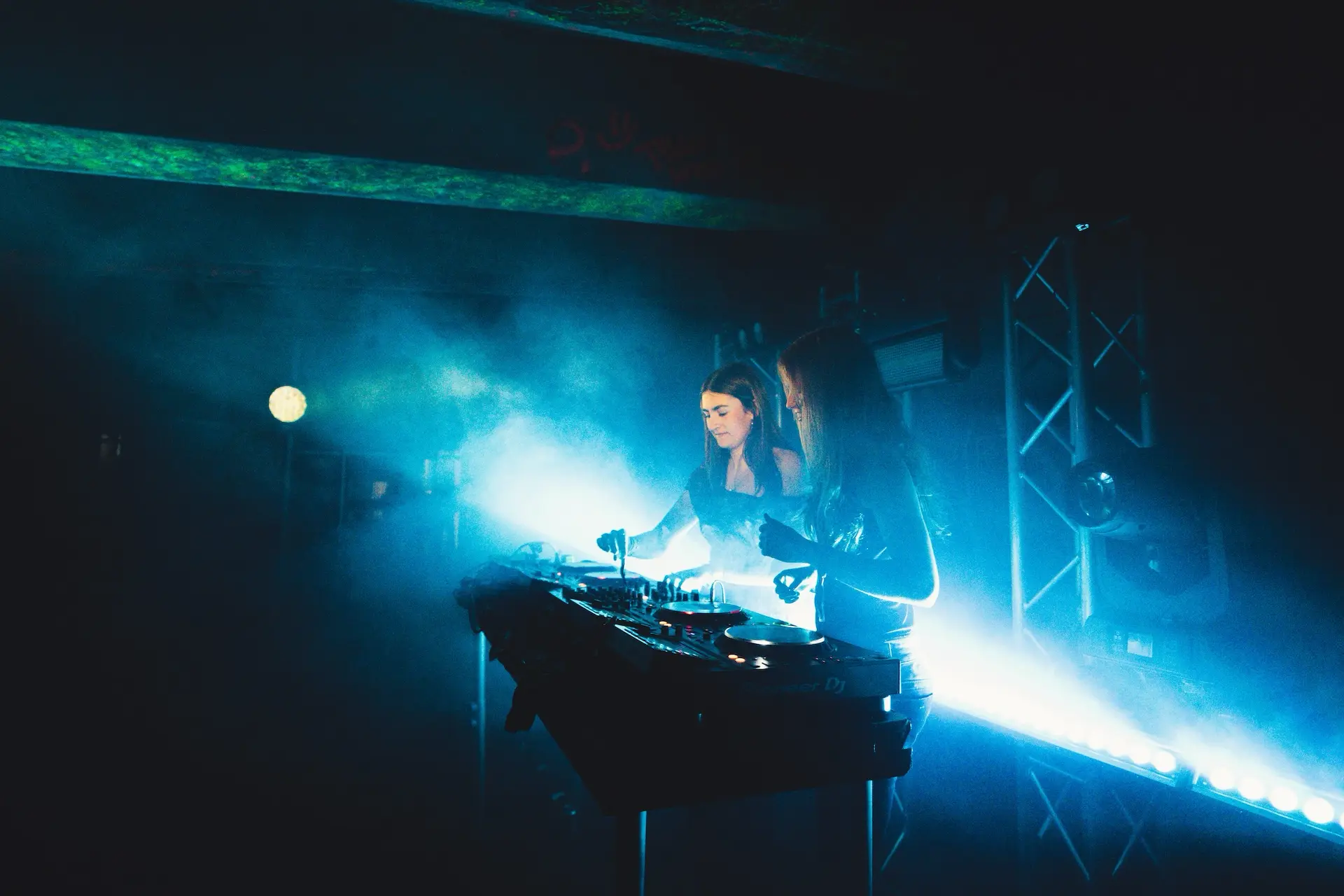 Flowdan NZ Tour full production - professional AV hire Christchurch, event production Canterbury